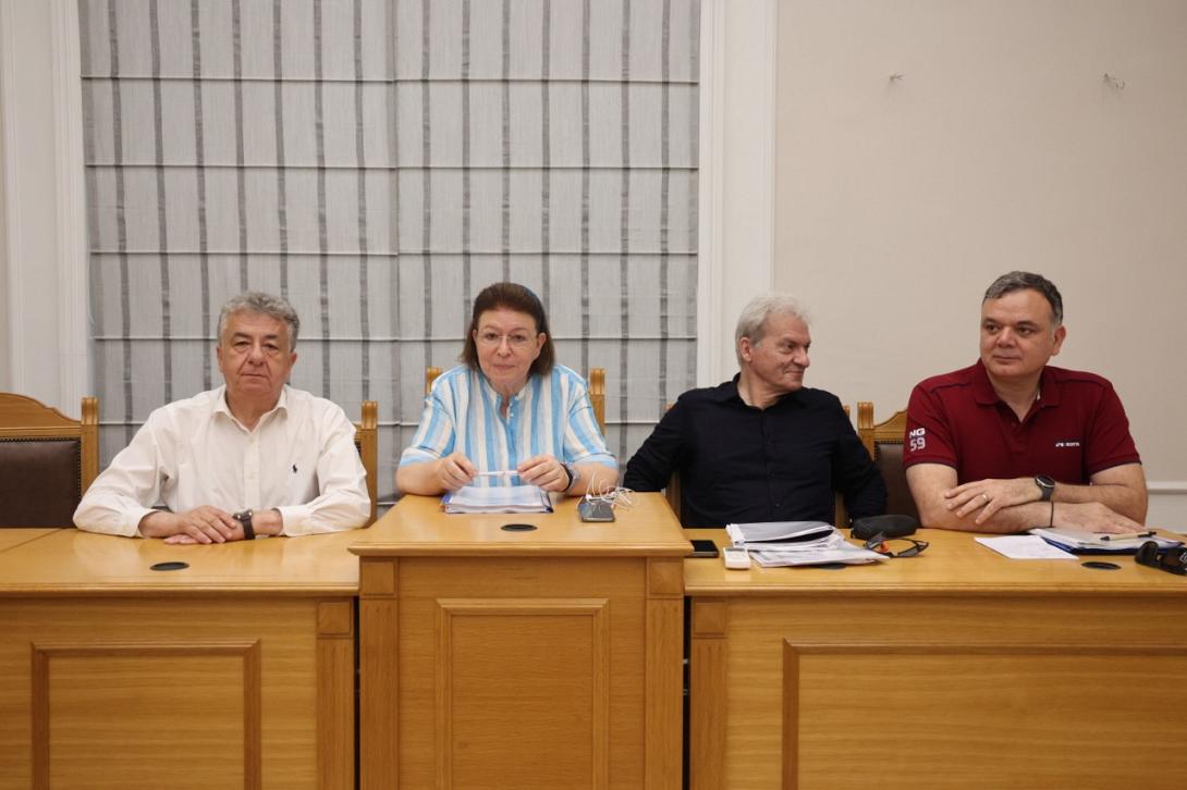 αρναουτακης - μενδωνη - καλοκαιρινος