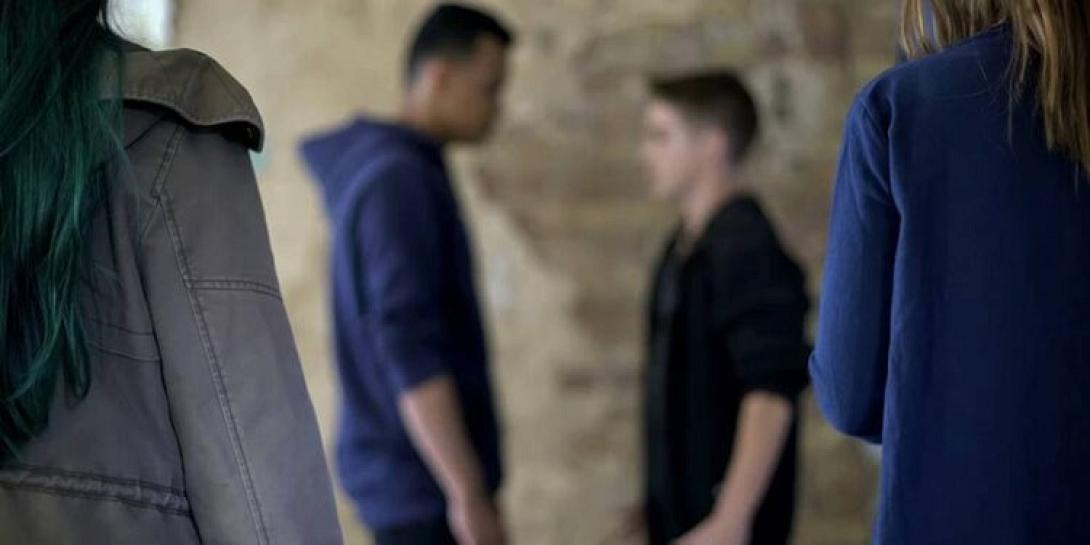 βία - ανήλικοι 