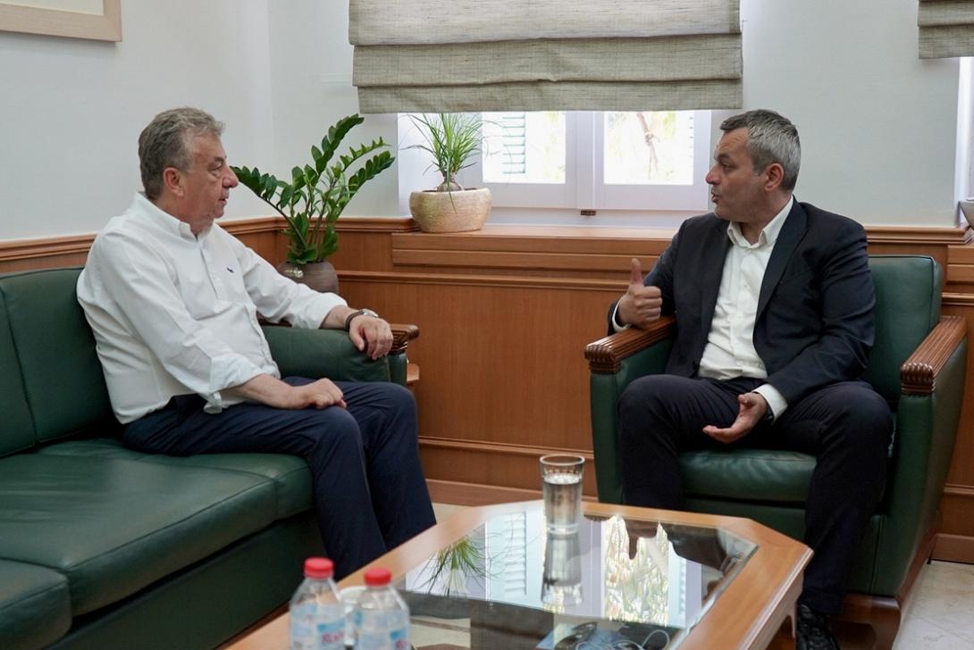 αρναουτακης μαμουλακης