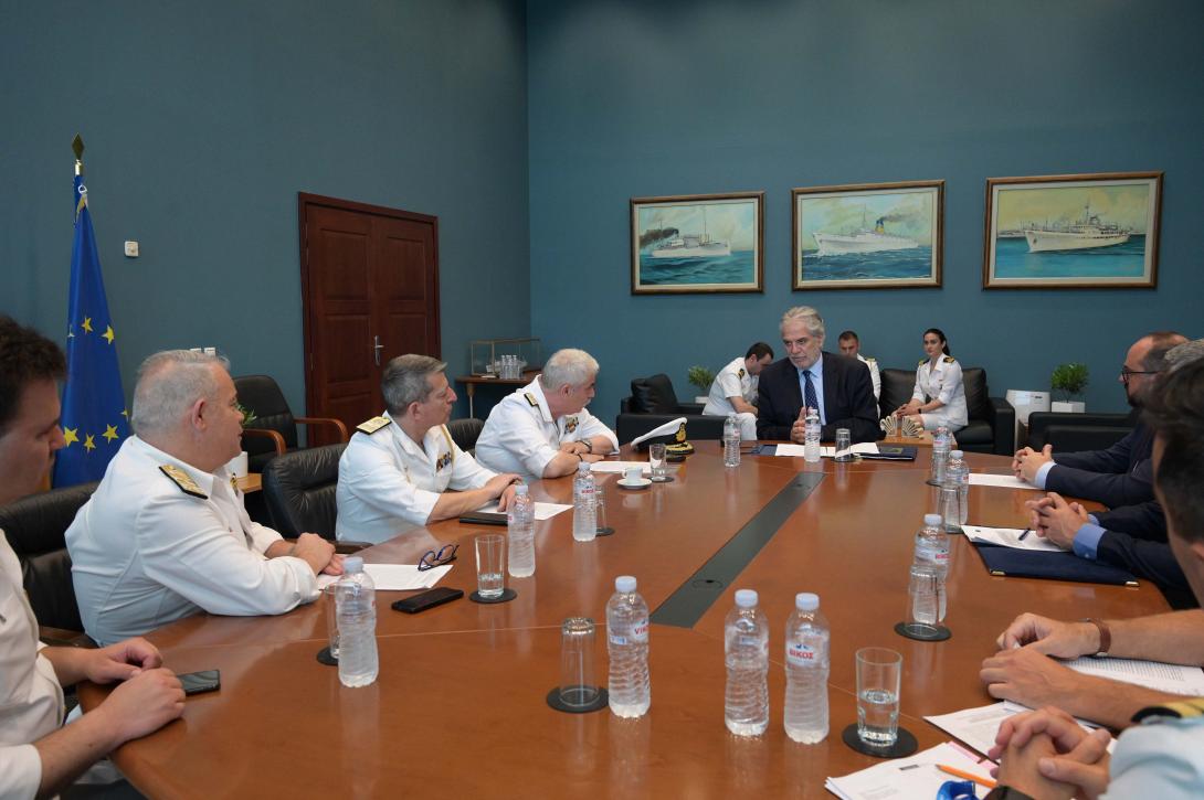 Εντεκα σκάφη με υγειονομικό εξοπλισμό θα αποκτήσει το Λιμενικό Σώμα