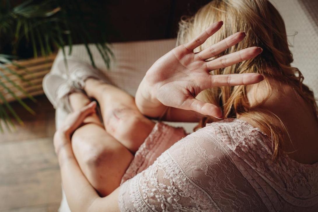 ενδοοικογενειακή βία