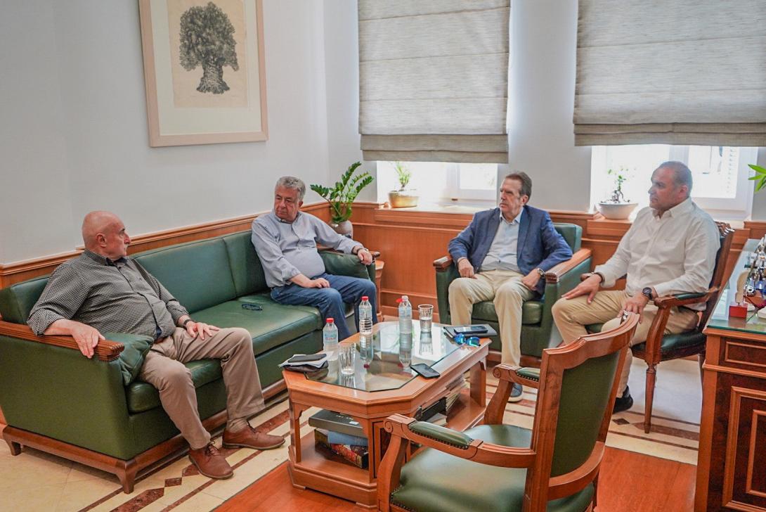 Με τον Πρόεδρο της ΕΣΕΕ συναντήθηκε ο Περιφερειάρχης Κρήτης  