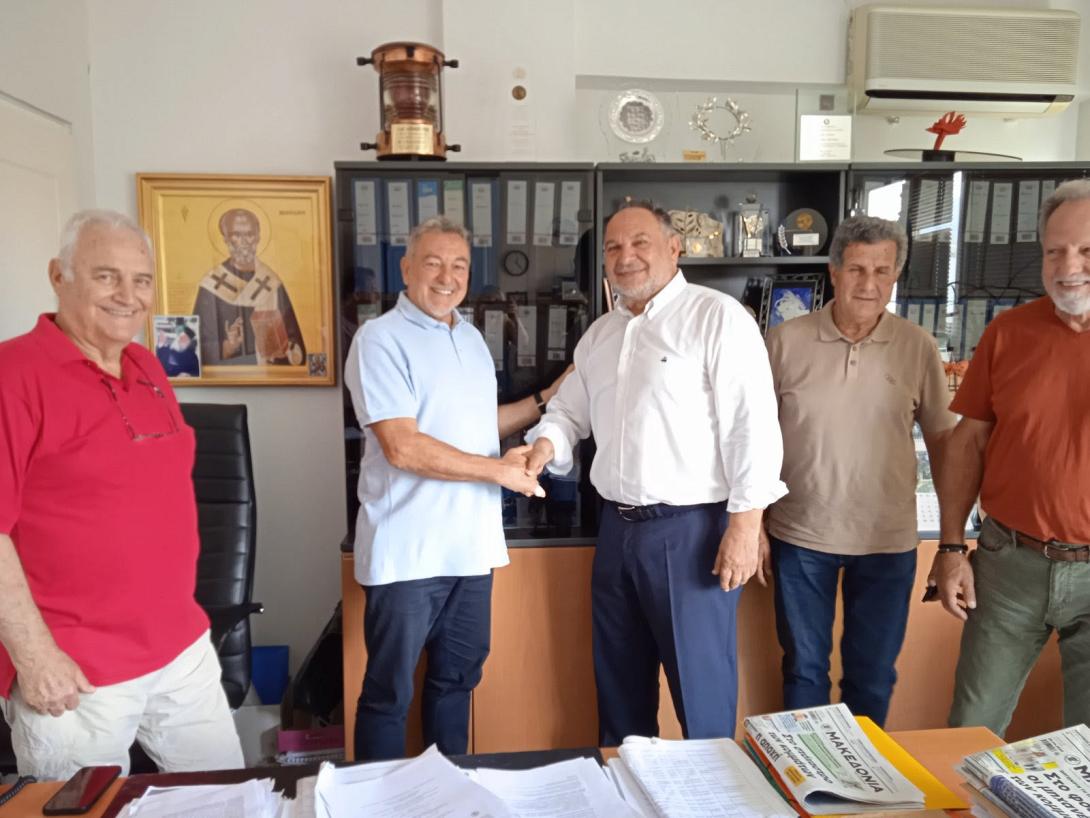 Γιάννης Κουράκης 