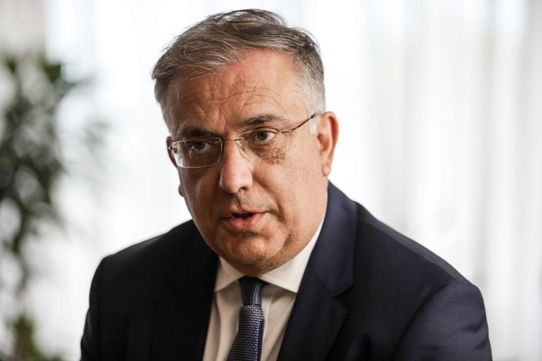 ΘΕΟΔΩΡΙΚΑΚΟς