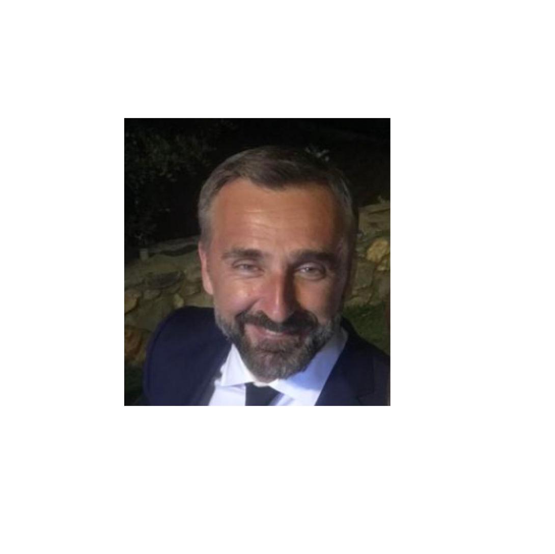 κώστας παπαδάκης