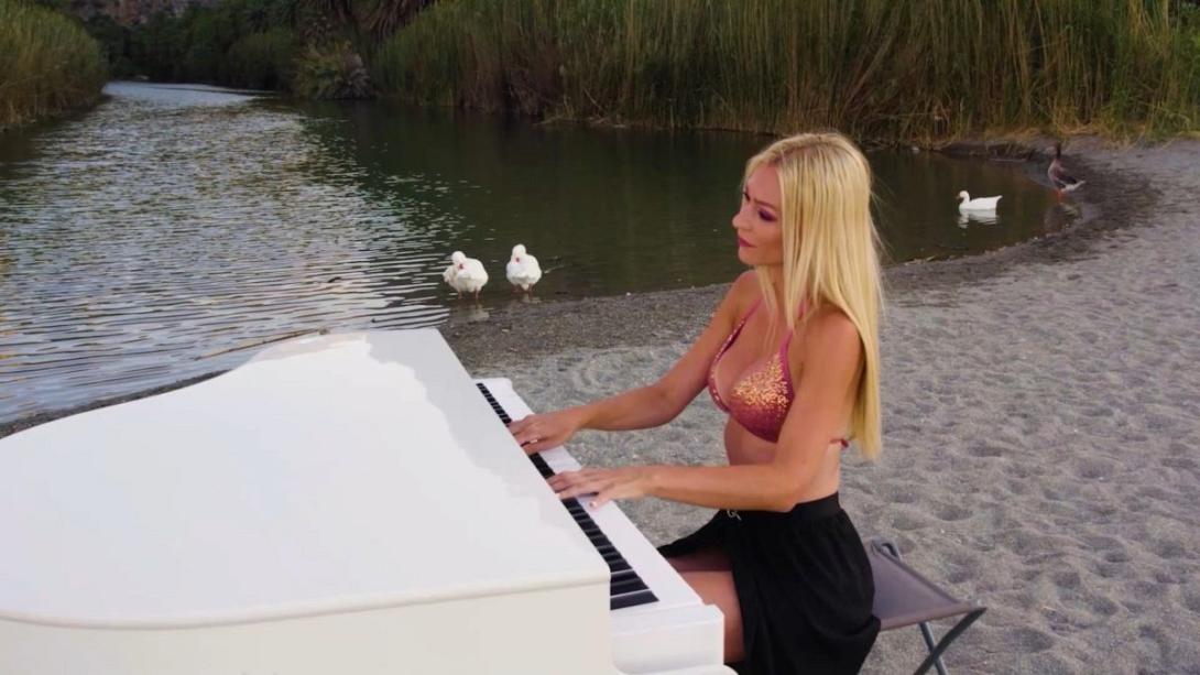 ΕΛΕΝΑ ΞΥΔΙΑ