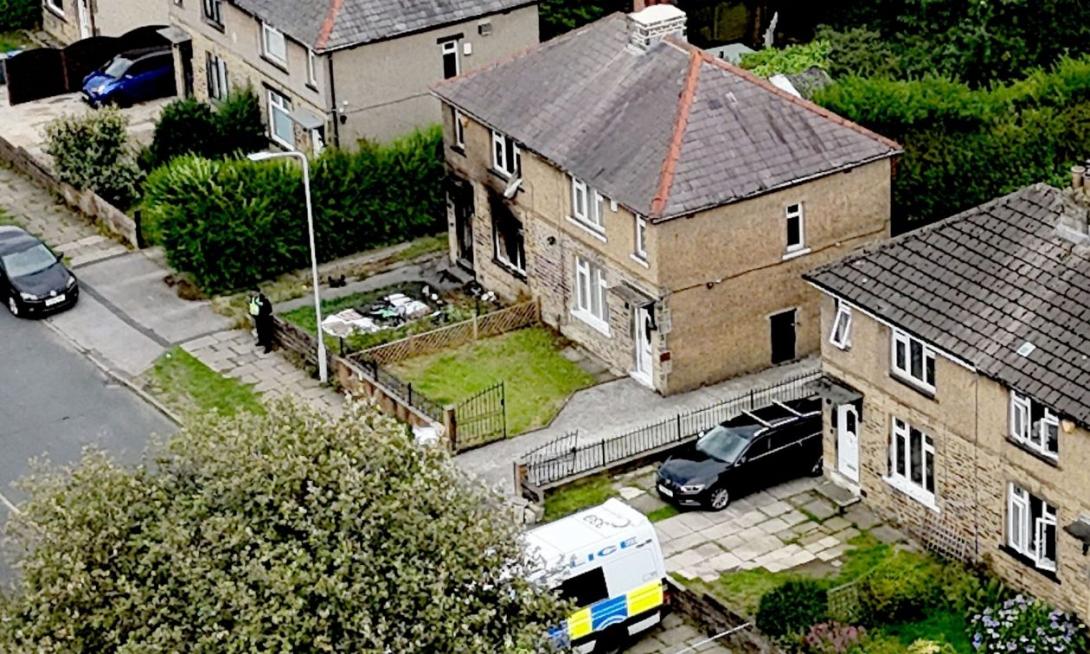 βρετανια φωτια σε σπιτι