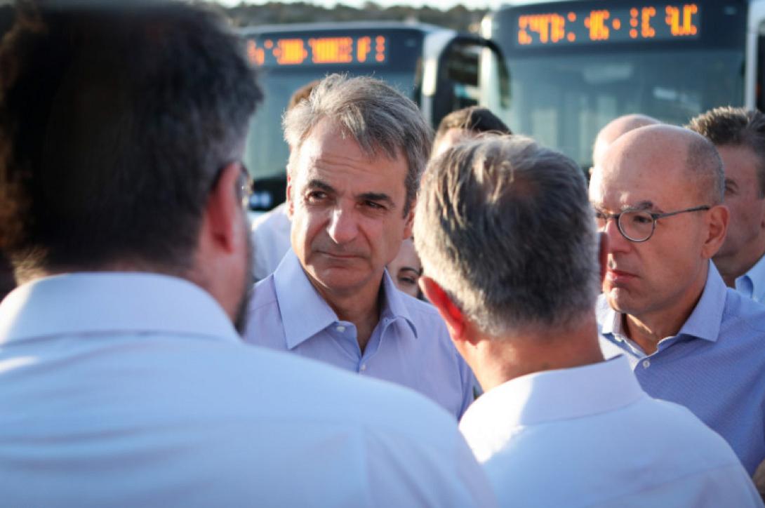 μητσοτάκης λεωφορεία