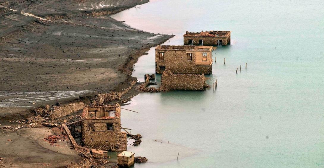 Λίμνη Μόρνου σπίτια