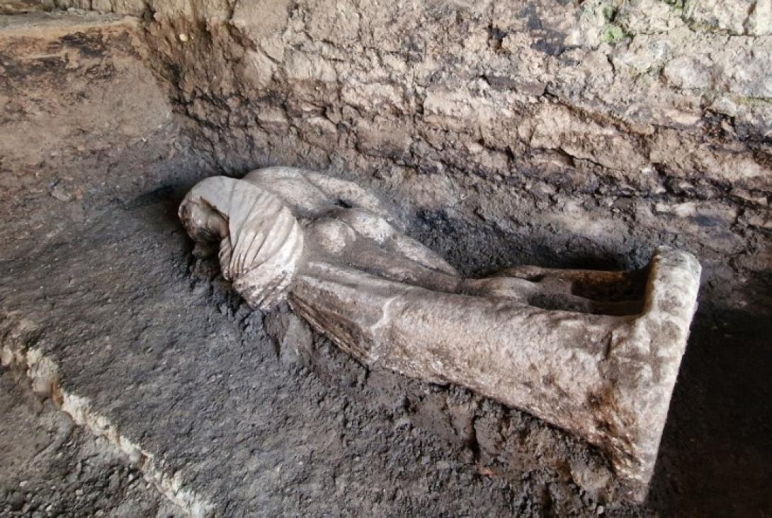 άγαλμα φίλιππος