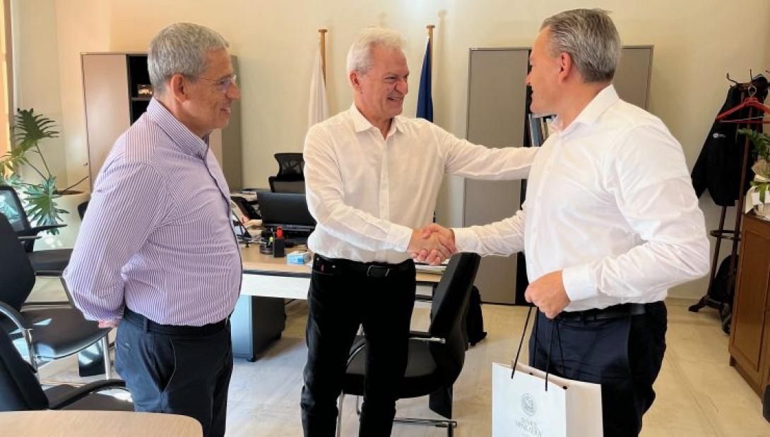 καλοκαιρινος - πρεσβης δανιας