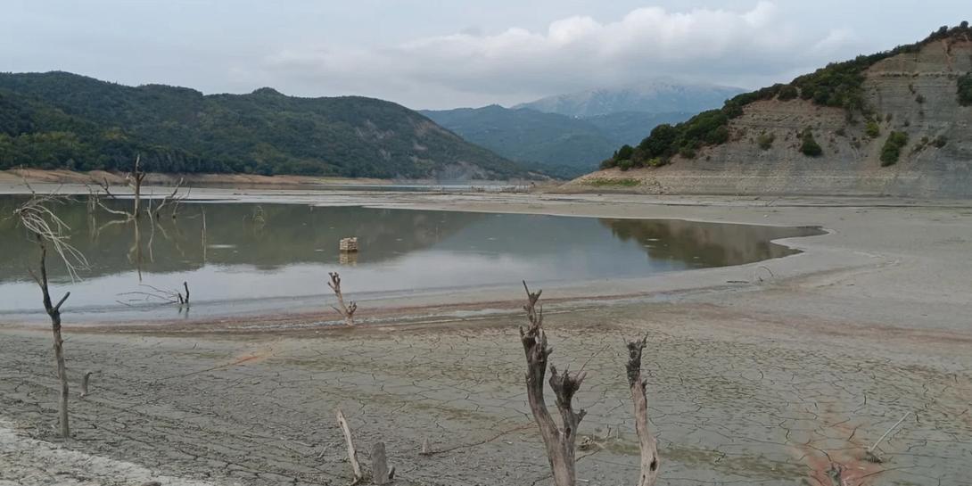 τεχνητή λίμνη