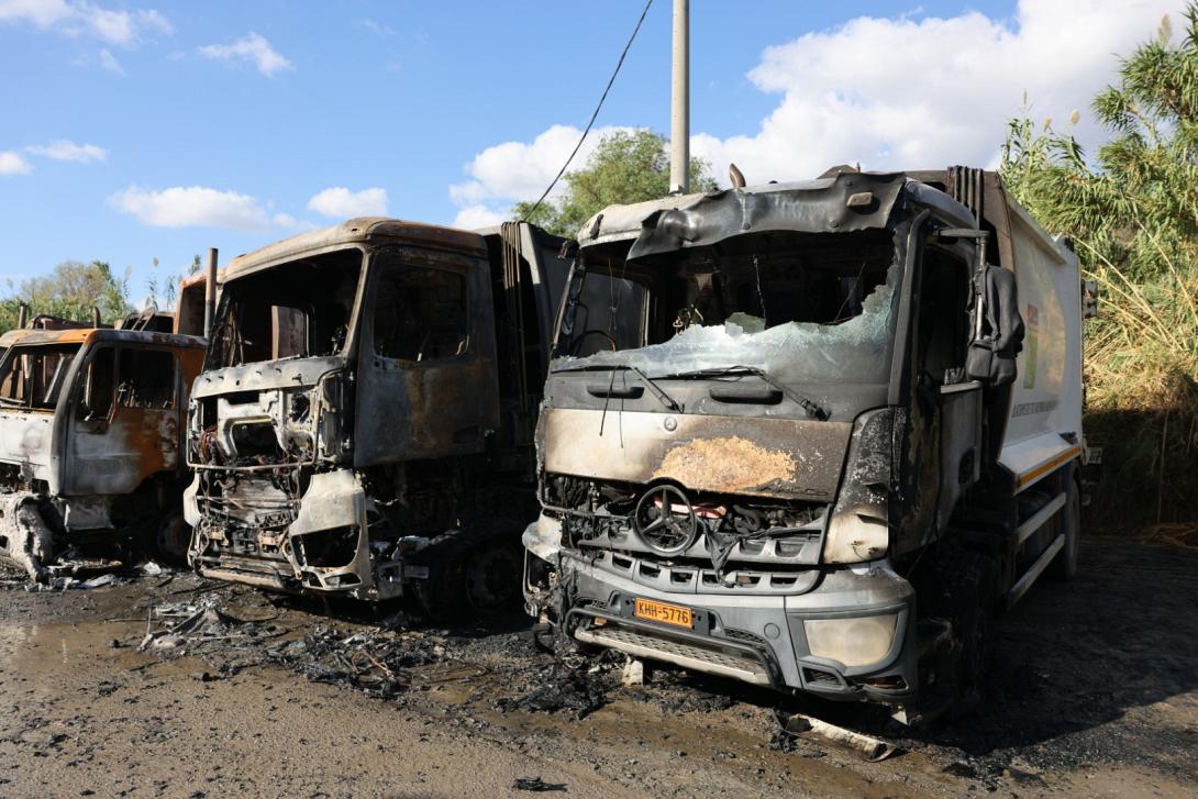 Φωτιά στο αμαξοστάσιο του Δήμου Μαλεβιζίου