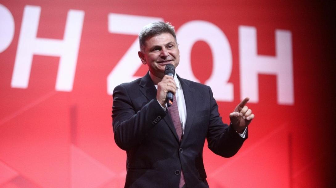 Νίκος Φαραντούρης