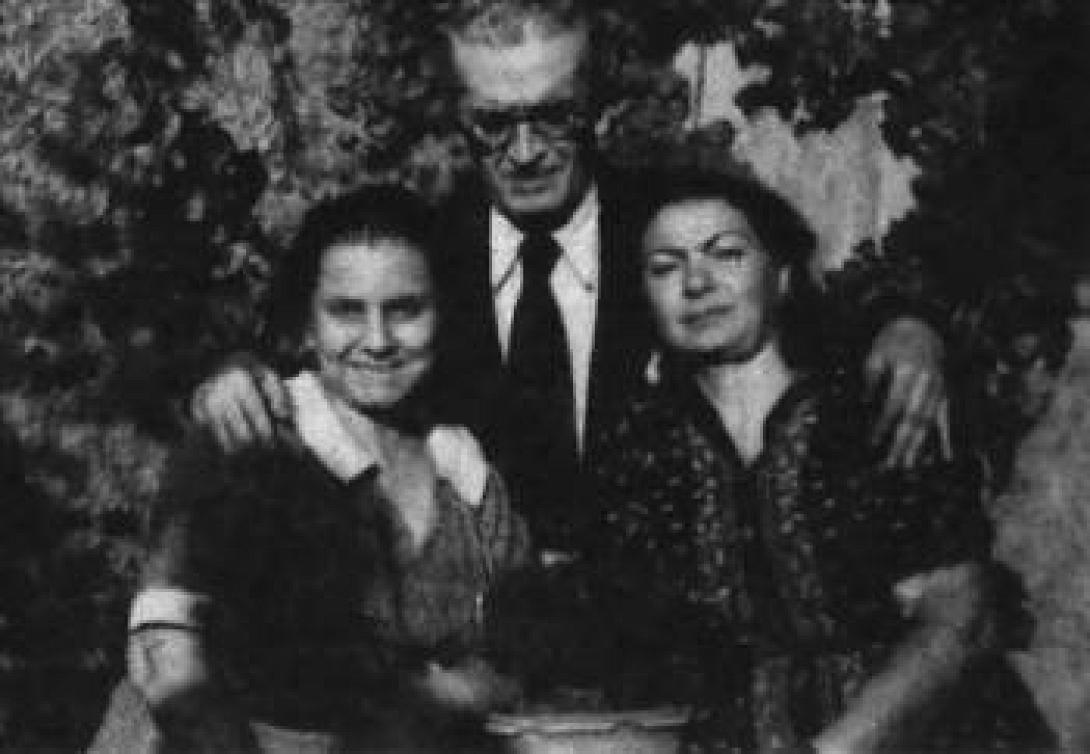  Έλλη Αλεξίου και Γαλάτεια Καζαντζάκη 