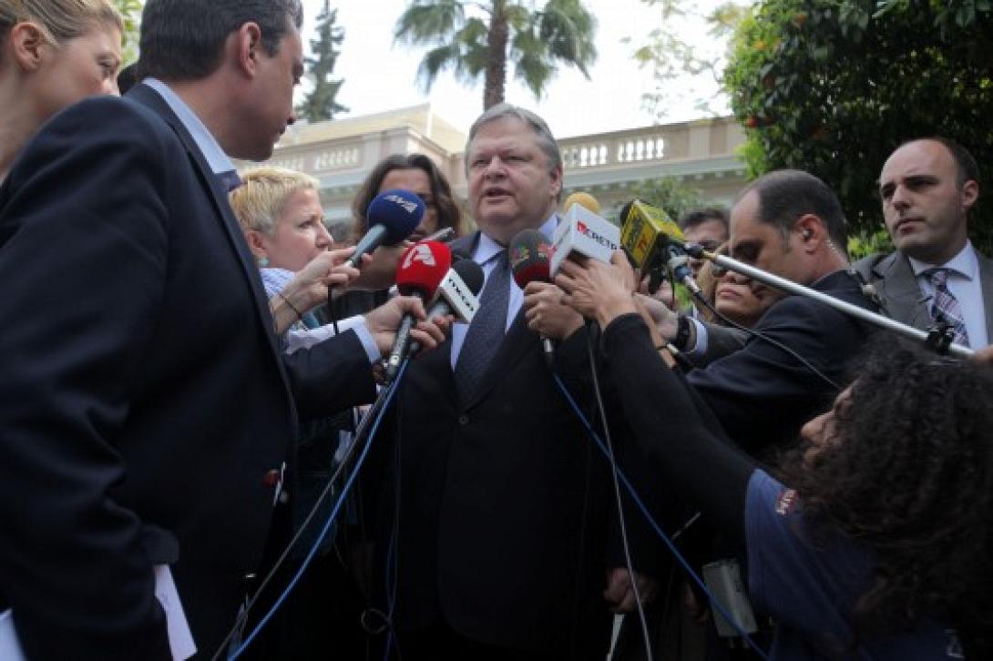"Η σταθερότητα της κυβέρνησης δεν υπονομεύεται" το μήνυμα Βενιζέλου - Αναμένονται δηλώσεις του Πρωθυπουργού