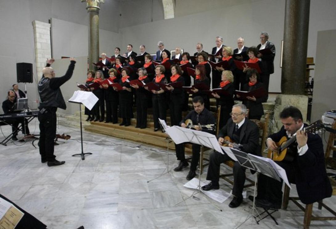 Πλήθος κόσμου στην συναυλία της χορωδίας του ΕΒΕΗ