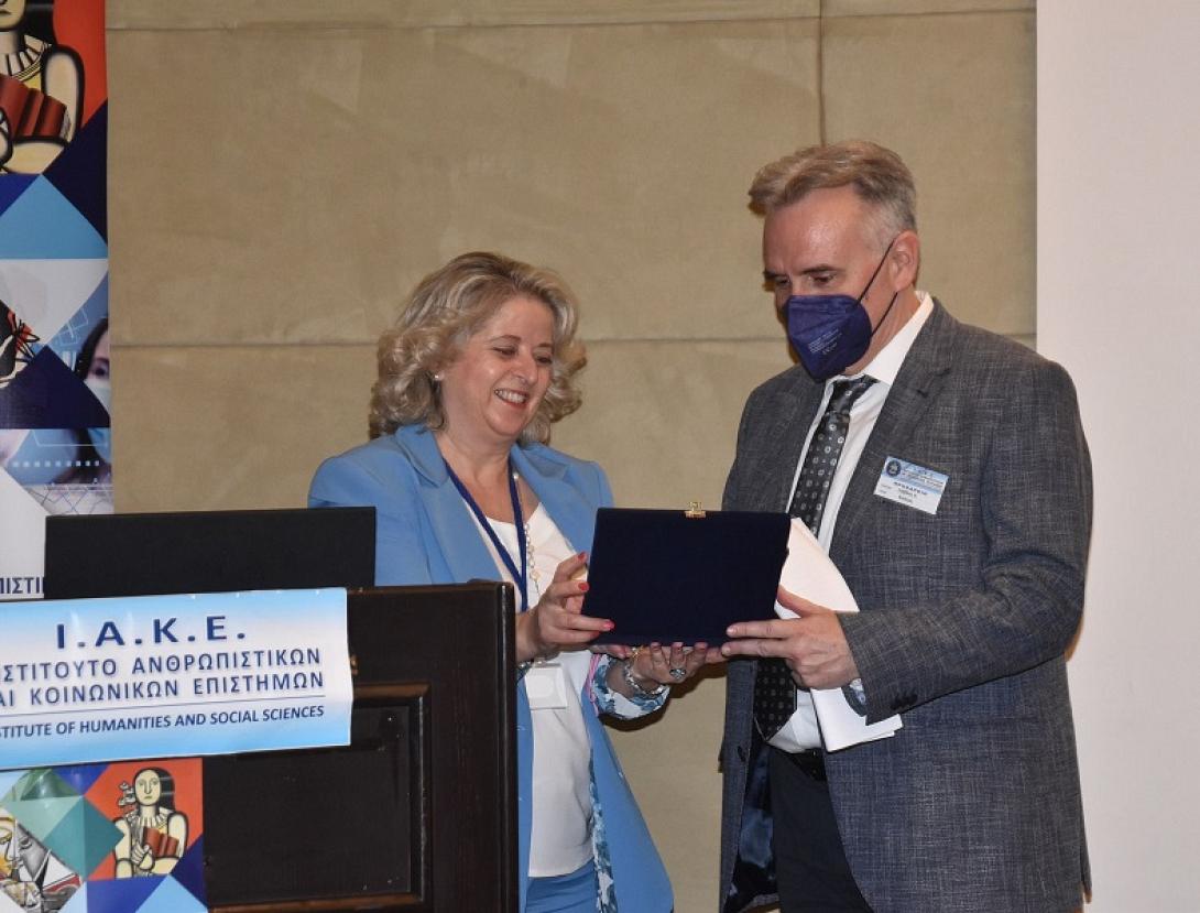 βράβευση κώστας λάβδας