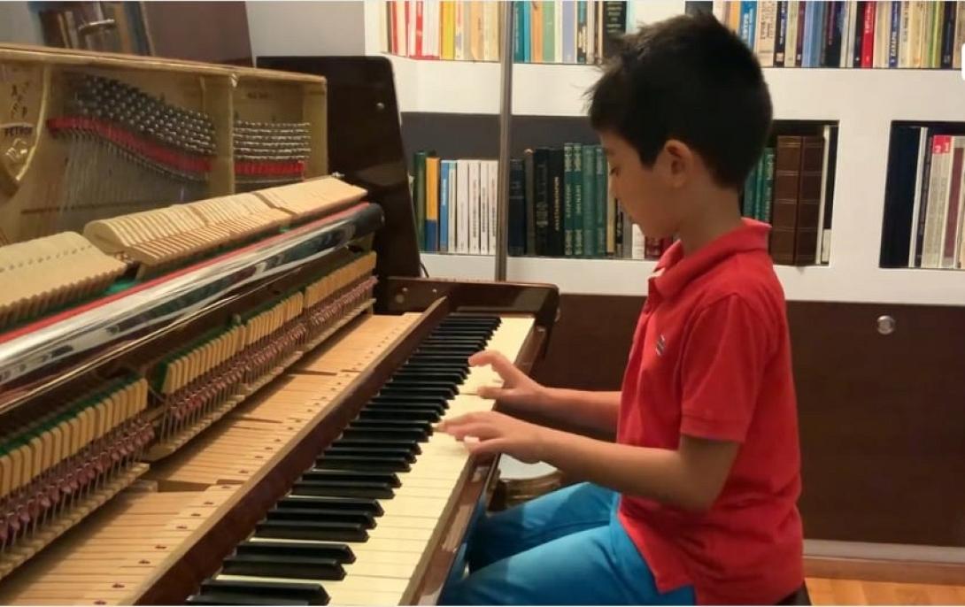 Εμμανουήλ πιάνο.