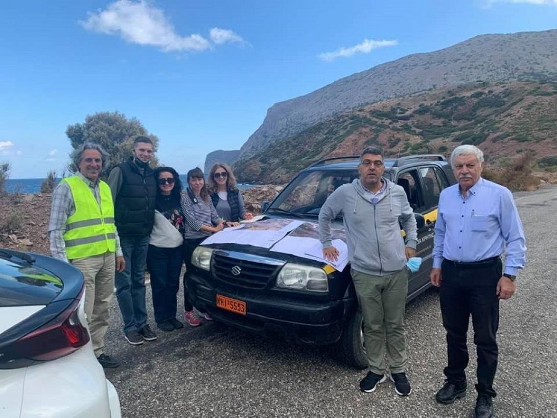 Ο κ.Ξυλούρης με στελέχη της Διεύθυνσης Περιβάλλοντος της Περιφέρειας