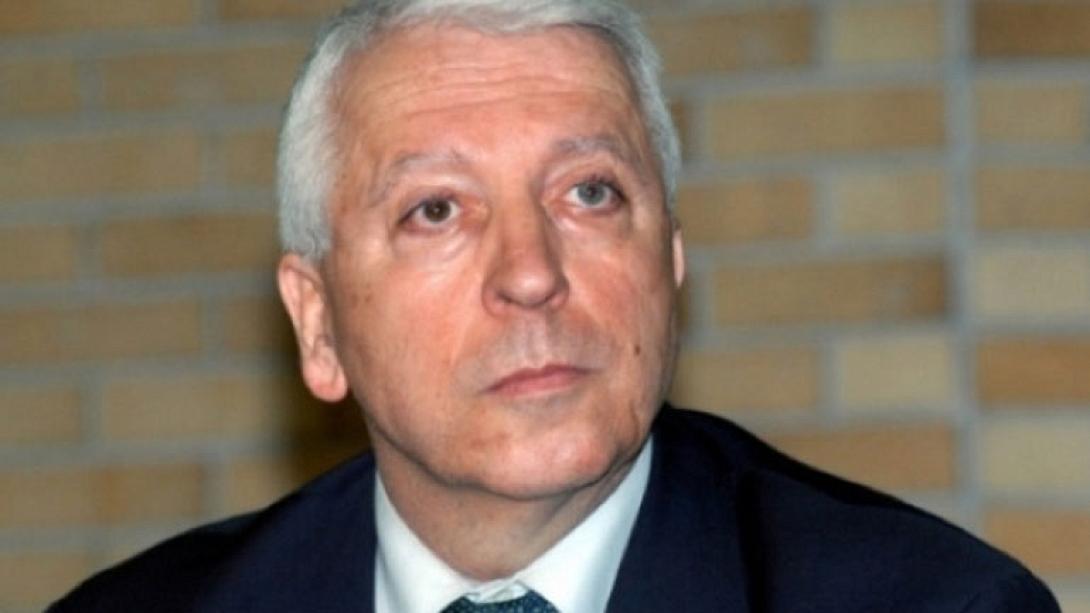 κώστας μουτζούρης