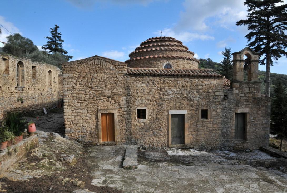 Ναός του Μιχαήλ Αρχαγγέλου- βαπτιστήριο - Πλατανιά