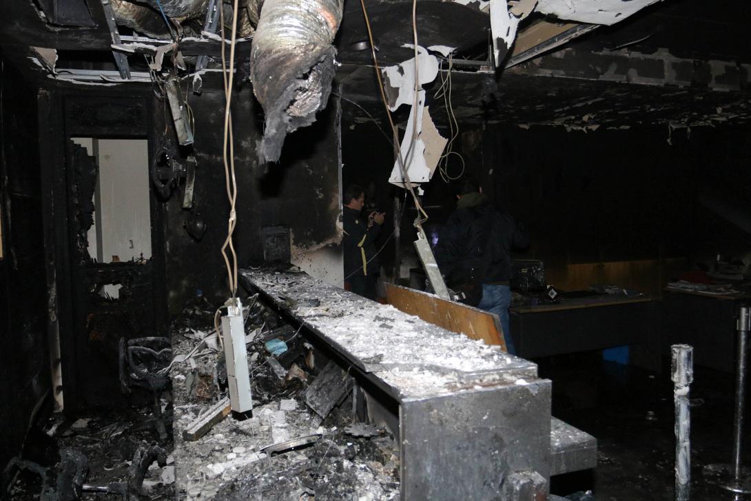 τραπεζα φωτια