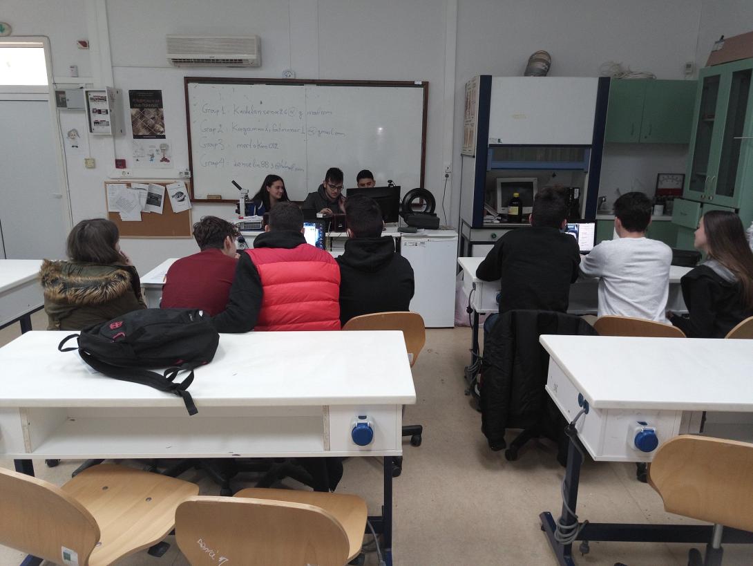 τηλεδιασκεψη μαθητες