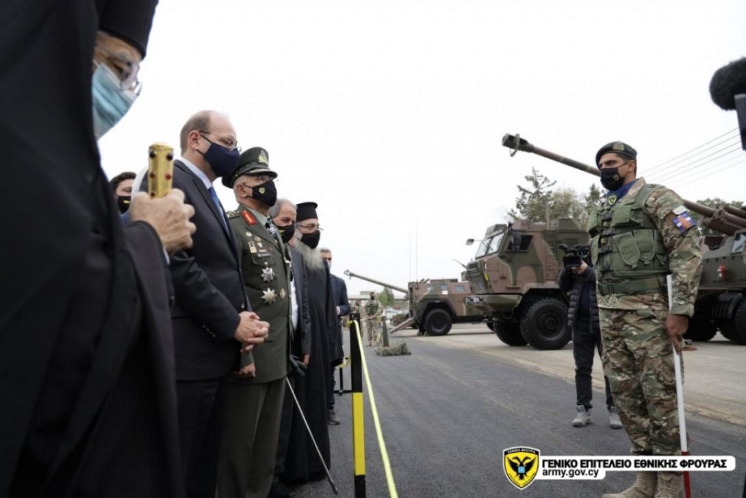 Από την επίδειξη των οπλικών συστημάτων του πυροβολικού της ΕΦ.