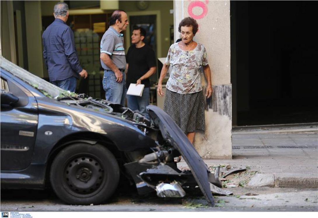 βόμβα βιβλιοπωλείο