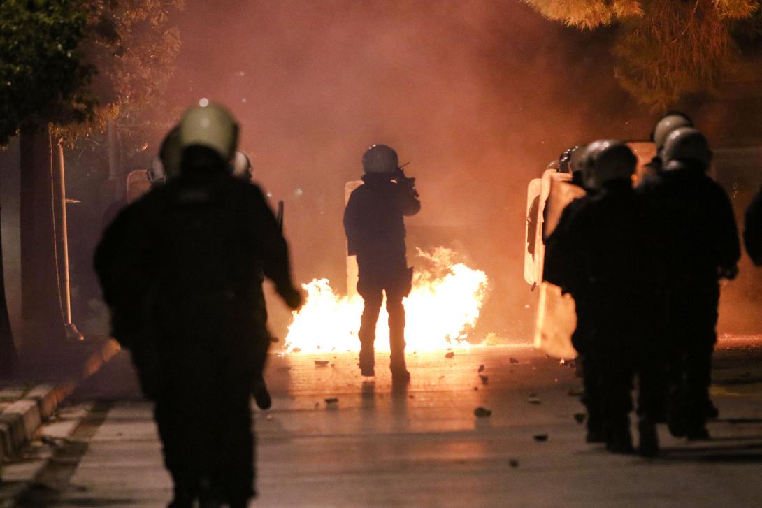 επεισοδια ηρακλειο αστυνομια αναρχικοι.jpg