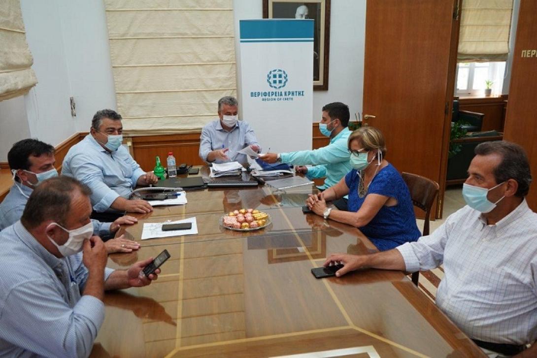 Υπεγράφη η σύμβαση για τη «Βελτίωση του αγωνιστικού χώρου του δημοτικού σταδίου Κισσάμου»