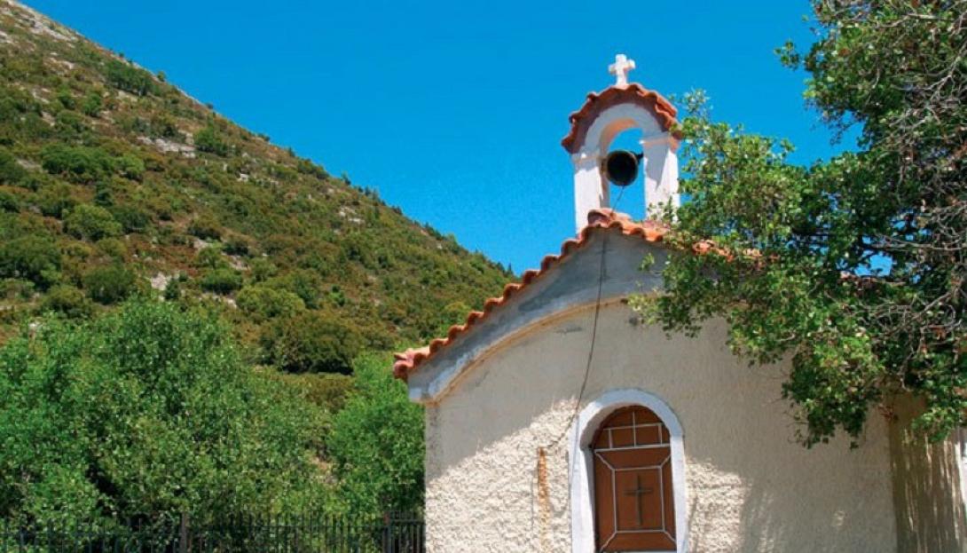 Έκλεψαν εικόνες του 19ου αιώνα από ξωκλήσι.jpg