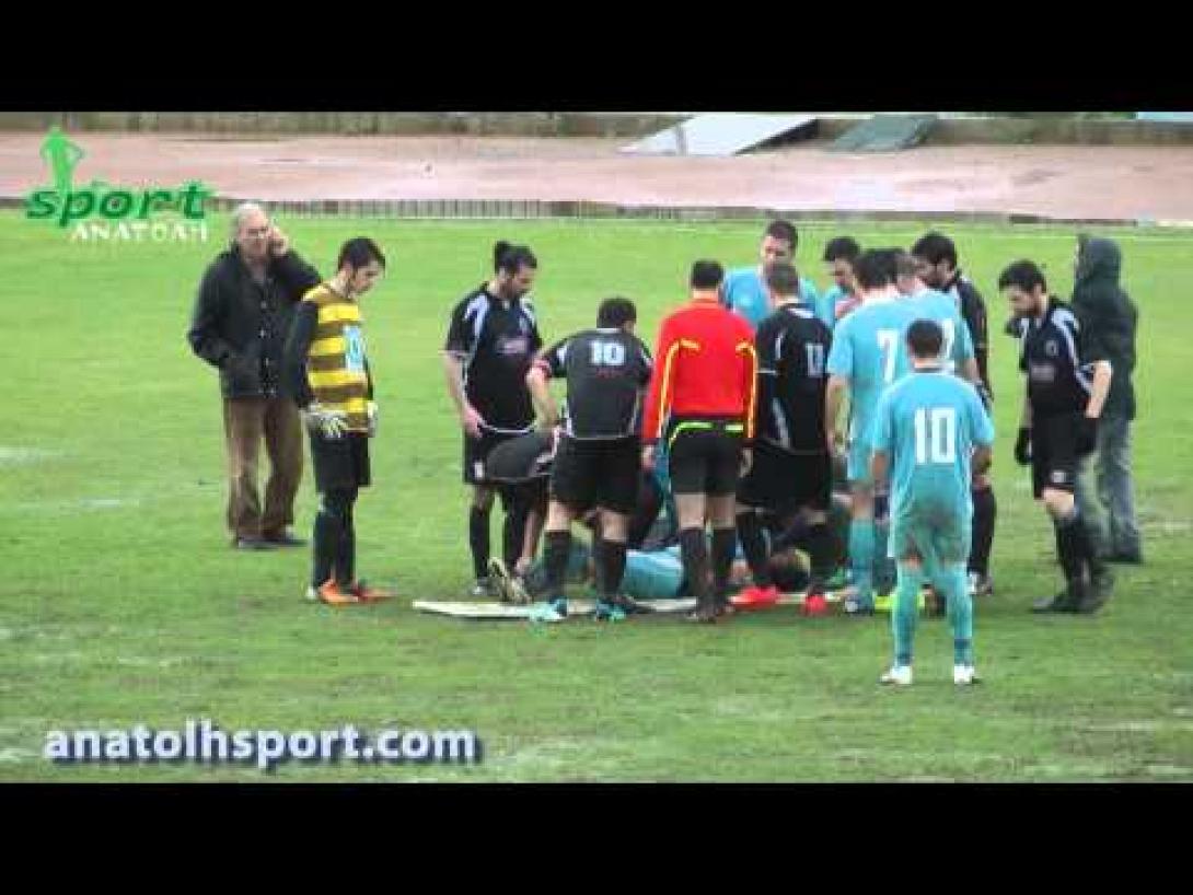 Έκαναν φορείο… διαφημιστική πινακίδα σe γήπεδο του Λασιθίου (video)