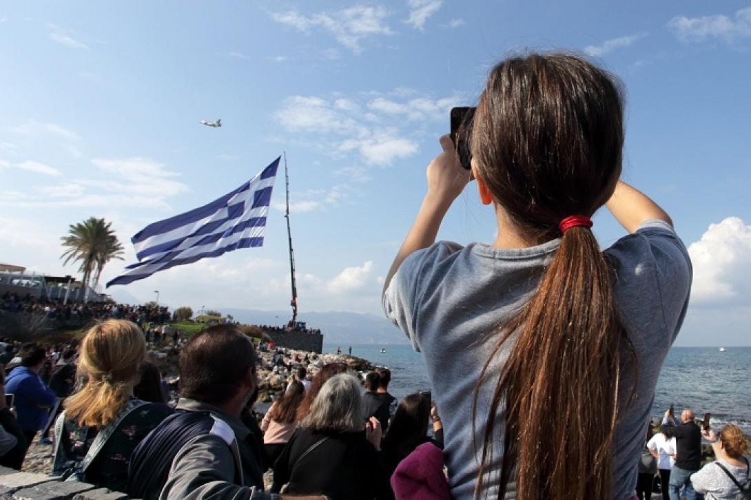 καράβολας F16