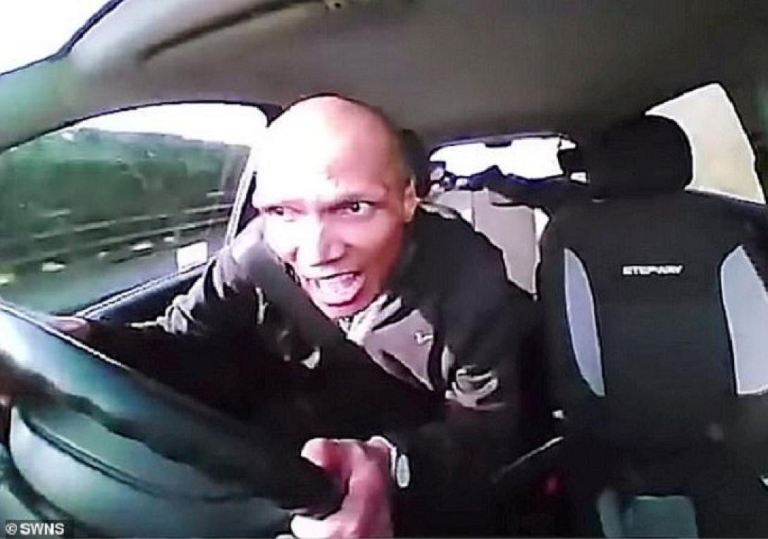  φωνάζοντας «είμαι ο Ιησούς»