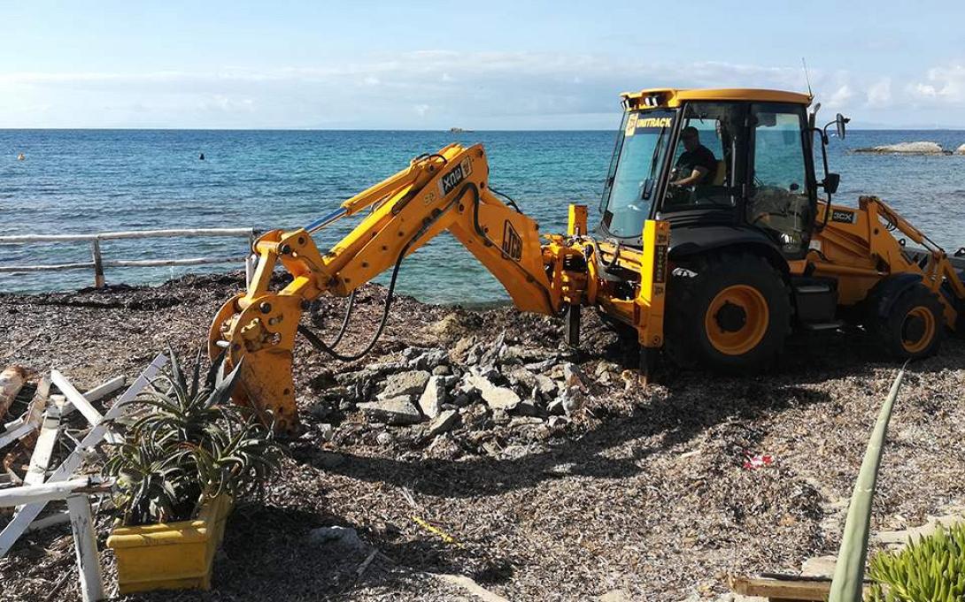 Μπουλντόζα κατεδάφιση