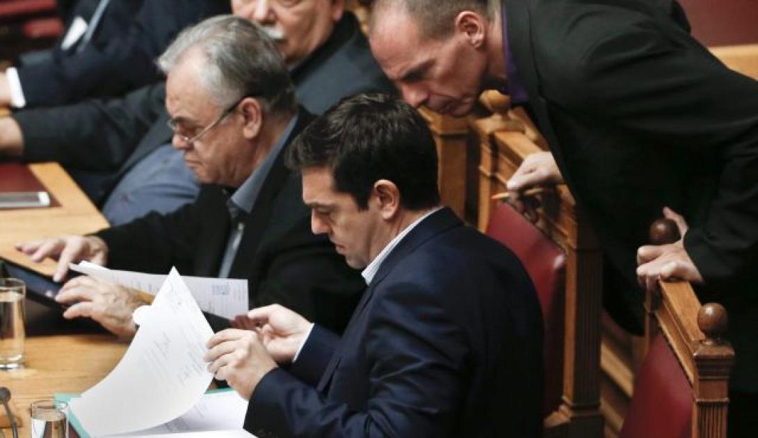 Κυβερνητικό Συμβούλιο με φόντο τη λίστα μεταρρυθμίσεων