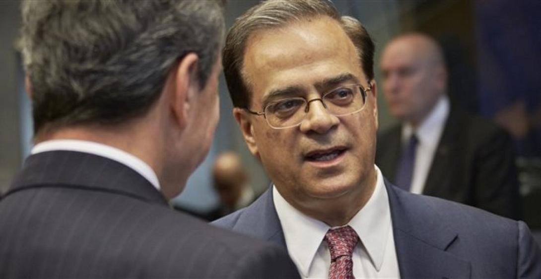 Η διαπραγμάτευση συνεχίζεται με email... 