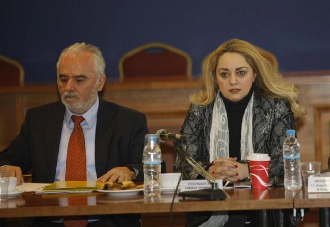 Ομαδικές απολύσεις κιαι άλλα εργασιακά θέματα σε τηλεδιάσκεψη με τεχνικά κλιμάκια της τρόικας