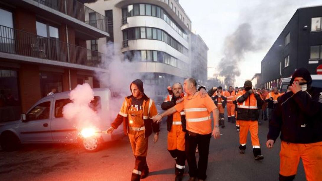 Παραλύει το Βέλγιο από μια γενική απεργία κατά της λιτότητας