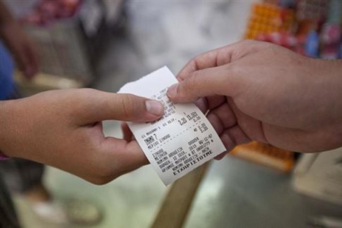 Έβρισαν δημοσιογράφο του Spiegel όταν γύρεψε απόδειξη