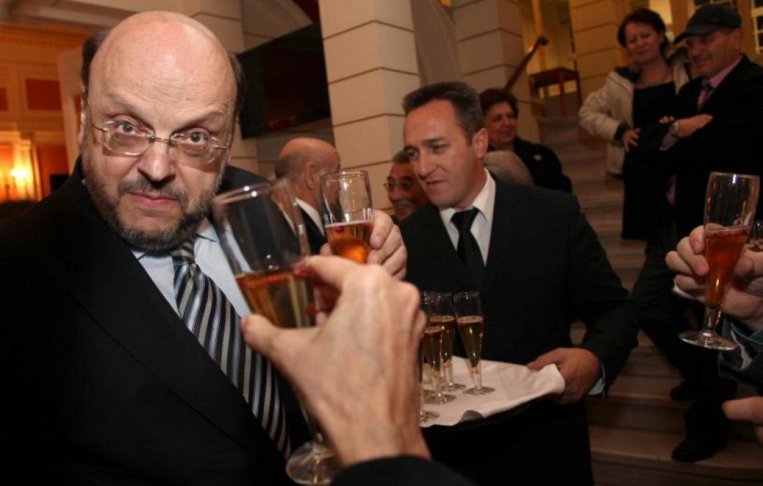  "Ξαναχτύπησε" με tweets o Αντώναρος μετά τη λήξη της συνεδρίασης της ΝΔ