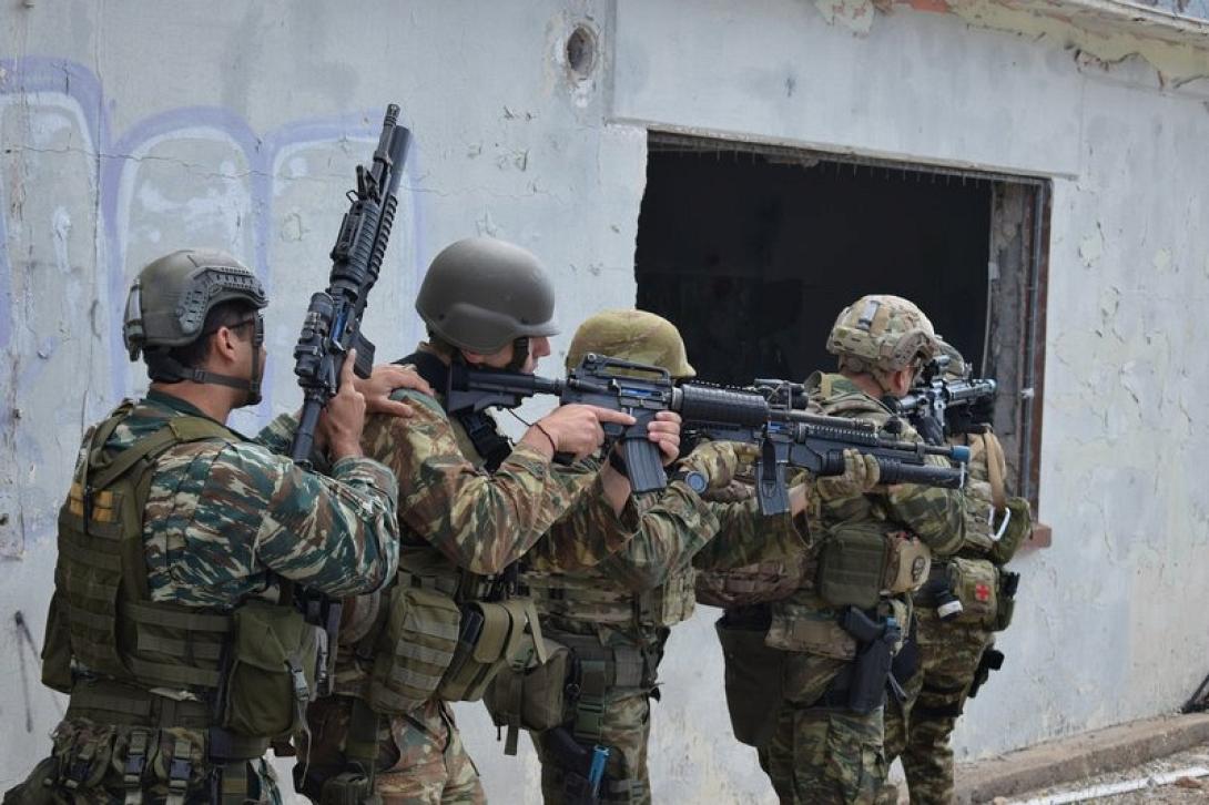 ειδικες δυναμεις.jpg