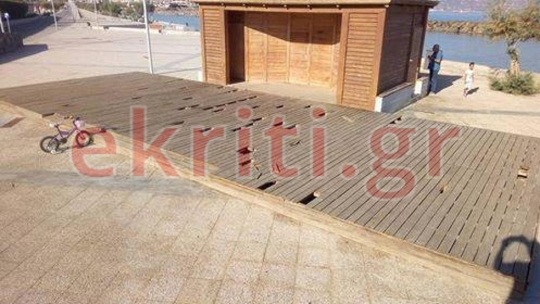 θεατρακι καραβολας.jpg