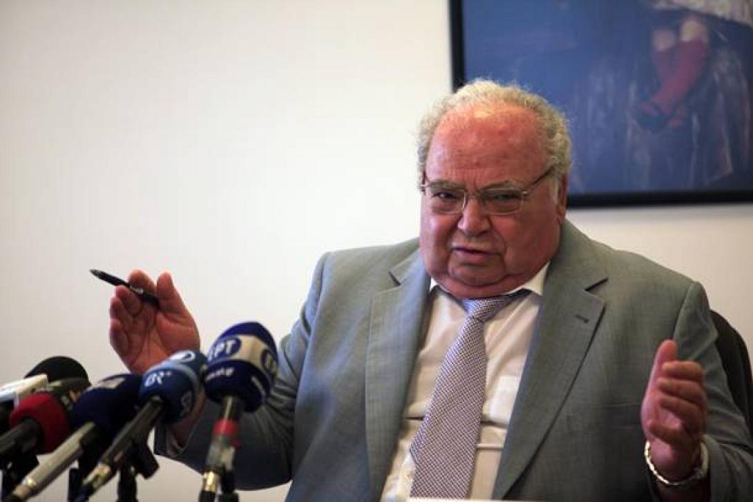 Λ.Ρακιντζής: Ο γιατρός - μαϊμού τη "γλυτώνει" λόγω...παραγραφής