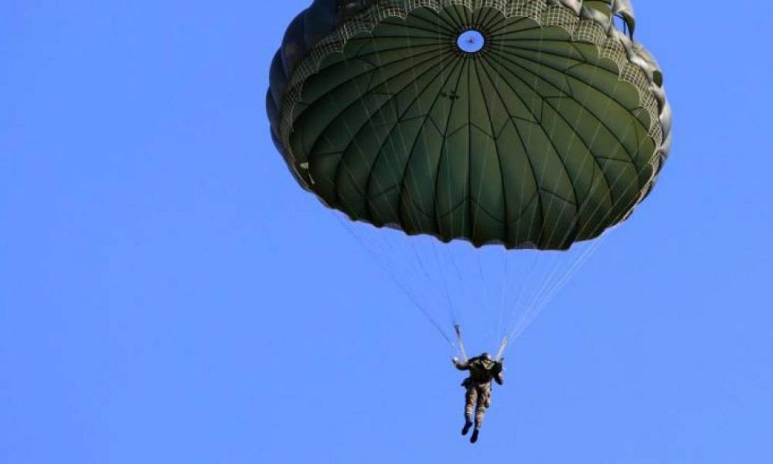 αλεξιπτωτιστής στρατός