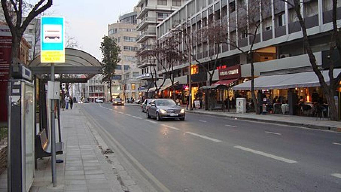 454px-makariou_shopping_avenue_in_downtown_nicosia_cyprus.jpg