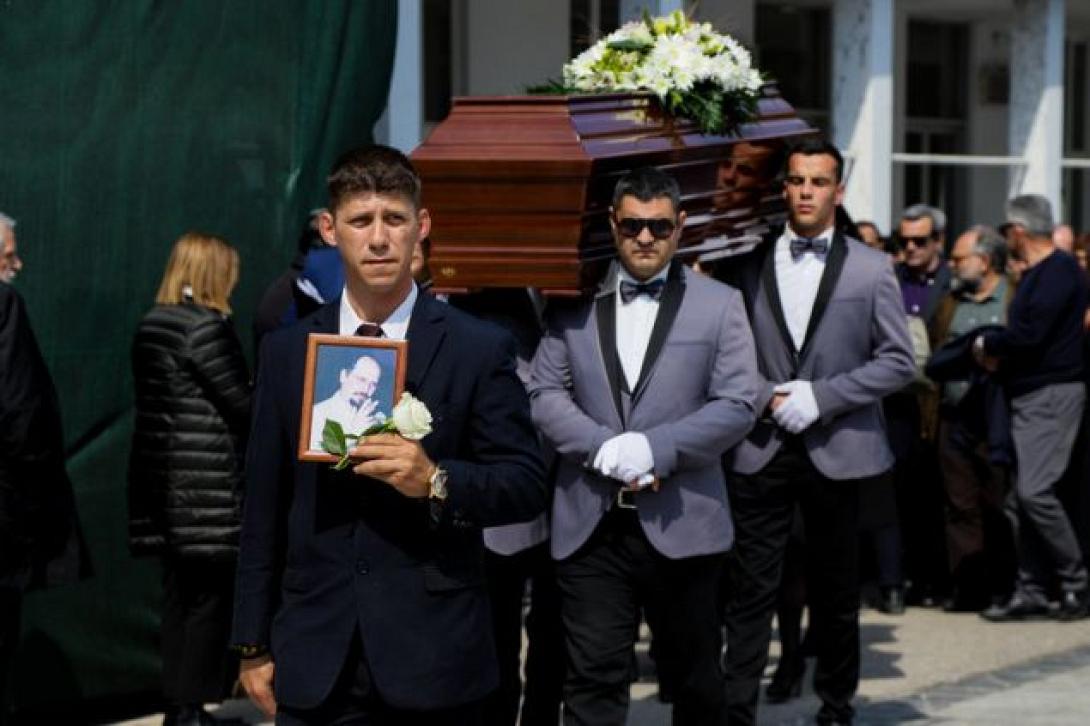 λυριτζης κηδεια.jpg