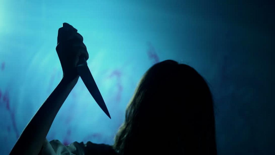 Κάλυψε τη σύζυγό του που τον τραυμάτισε με σπαθί.jpg